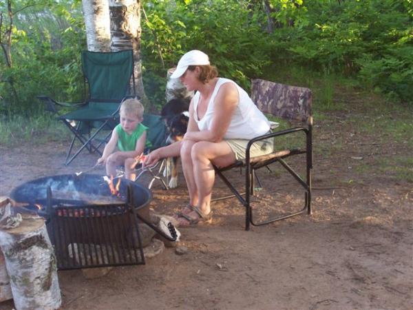 Roasting marshmellows, D32